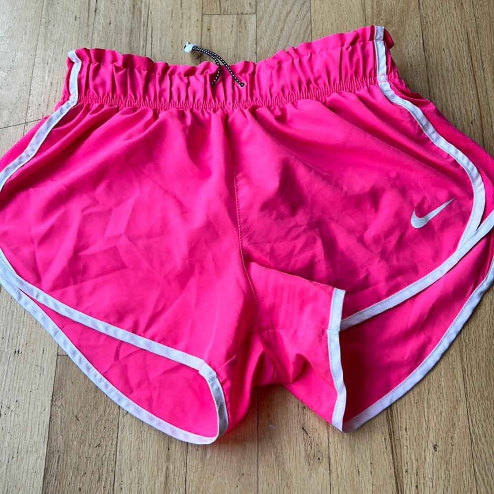 NIKE HIGH RISE CINCH WAIST SHORTS